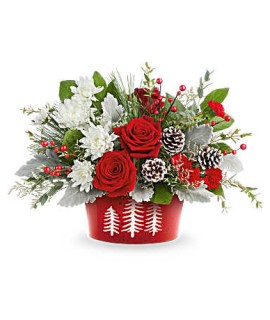 Centre de table de pins enneigés